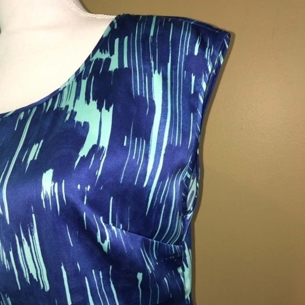 Outback Red Ikat Print Top - Picture 3 of 5